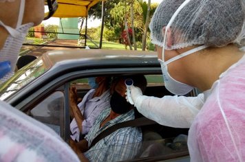 Platina faz barreira sanitária para checar estado de saúde de quem entra na cidade. 