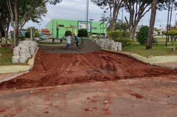 Trabalhos sendo executados na Praça da Matriz