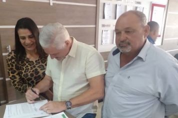 Abel e Lucilene encontram com o Dep. Federal  Milton Vieira Pinto.