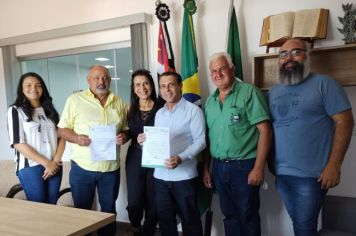 Deputado Estadual Sebastião Santos visita o Município de Platina.