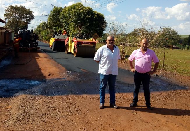 Ruas de Platina recebem recapeamento.