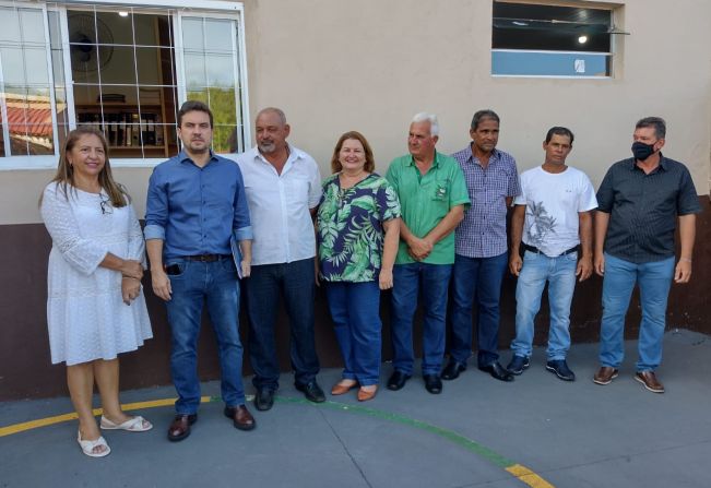 Deputado Estadual Vinicius Camarinha visita AMPLA.